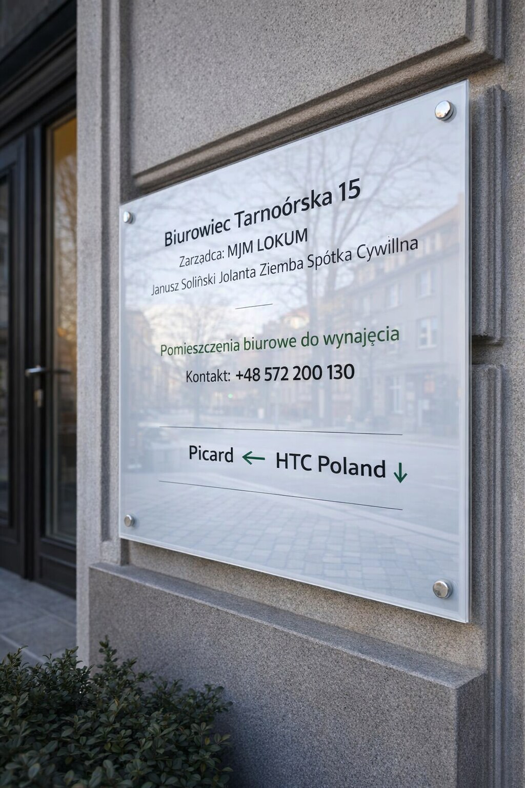 Panele informacyjne na szkle — realizacja
